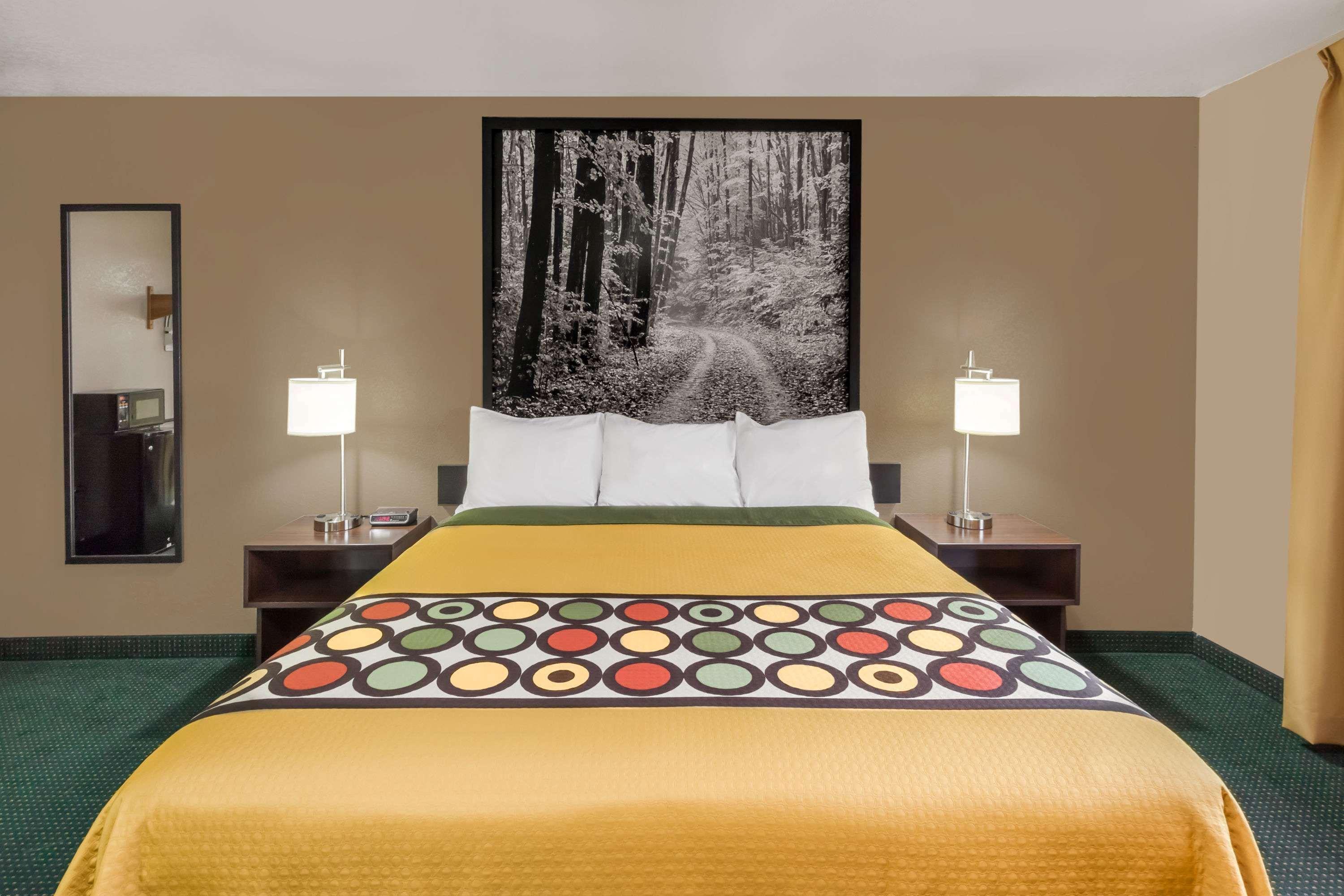 Hotel Super 8 By Wyndham Ionia Mi Esterno foto