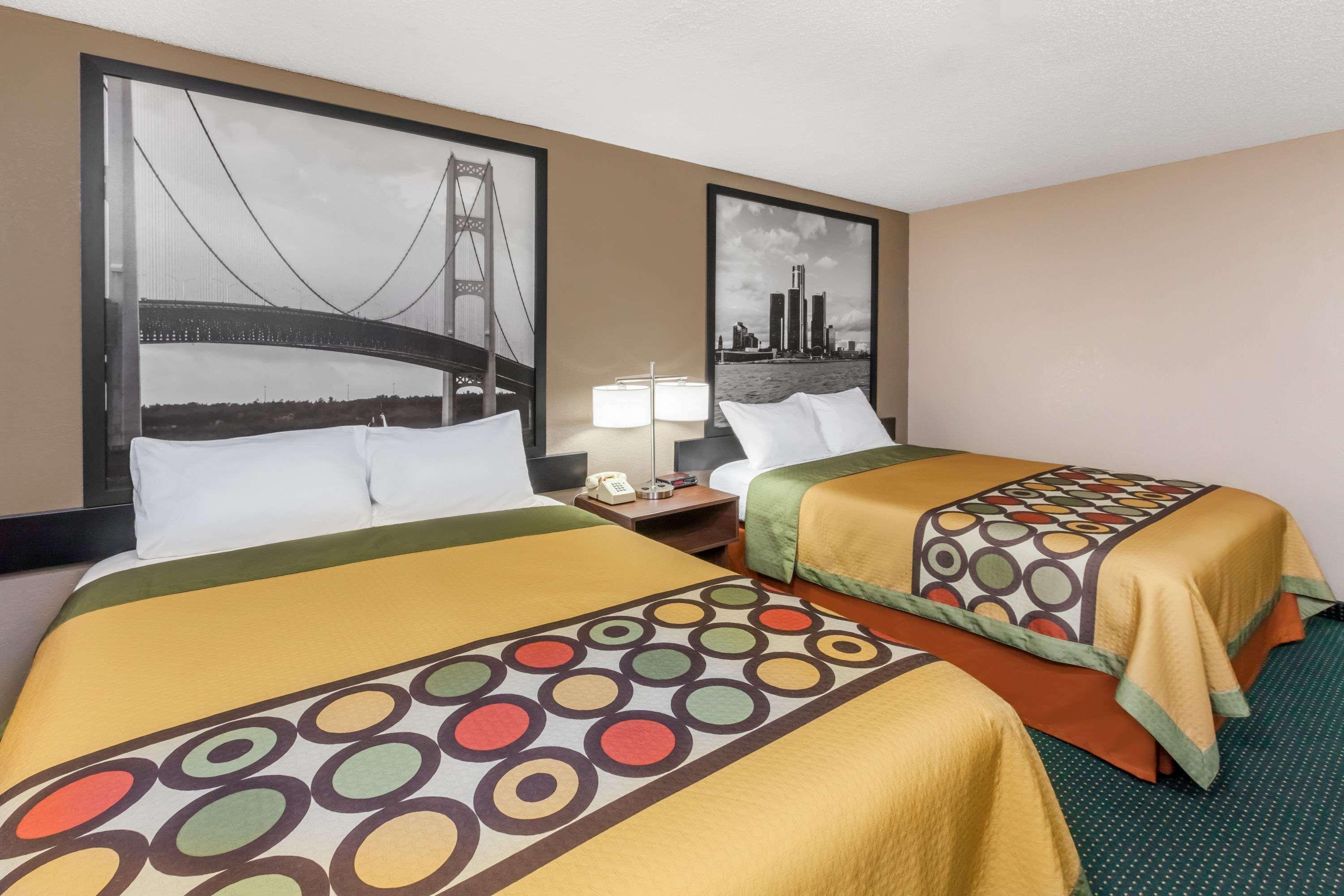 Hotel Super 8 By Wyndham Ionia Mi Esterno foto