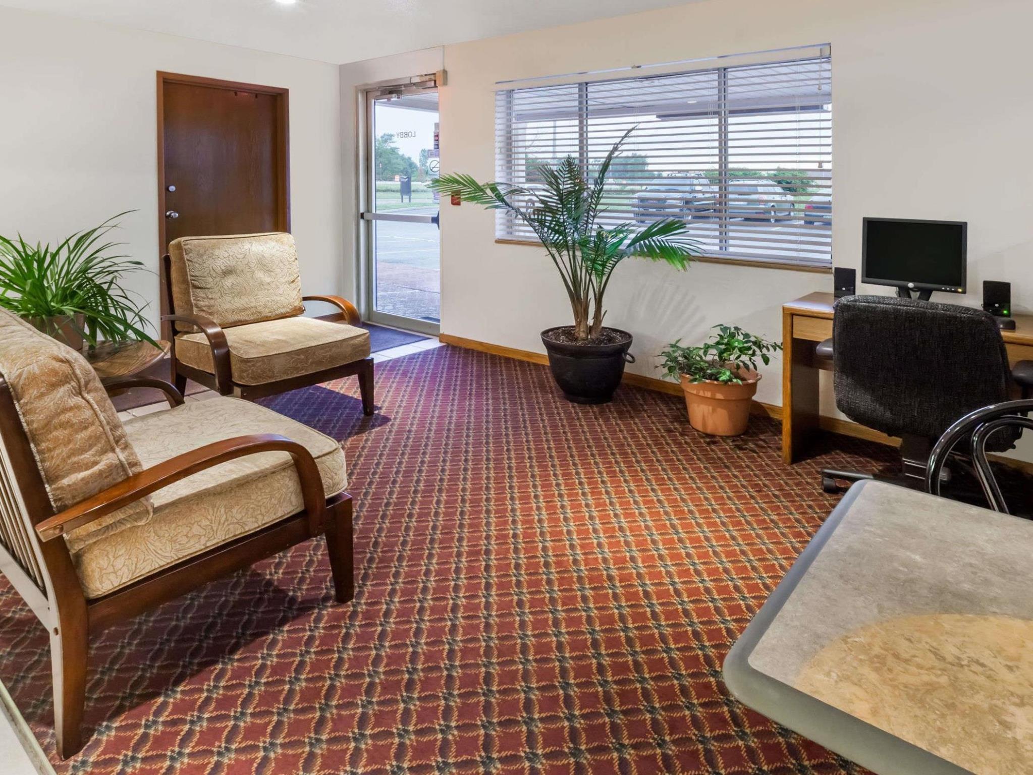 Hotel Super 8 By Wyndham Ionia Mi Esterno foto